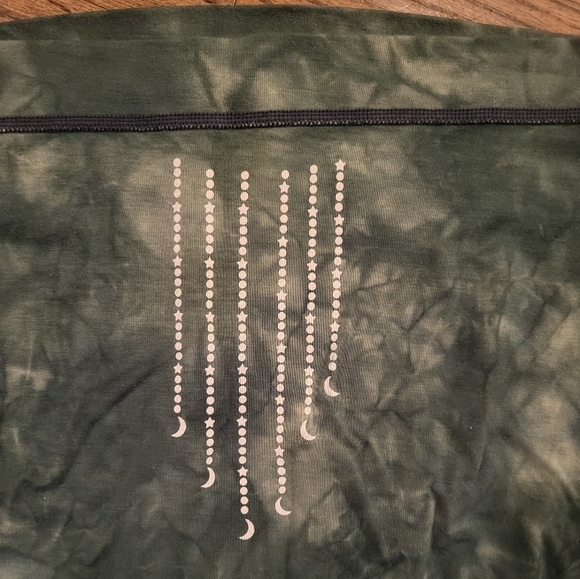 Purusha People Evergreen Retreat Set size Medium Boy Shorts + Ascent Top - Picture 7 of 9